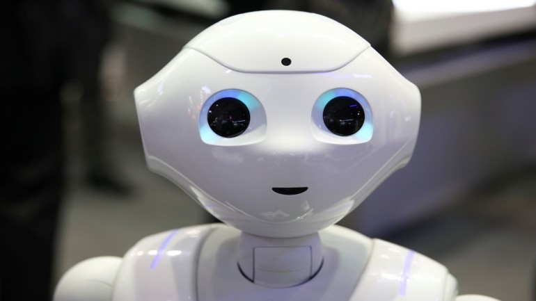 http://www.moneycontrol.com/news/sme/comment-how-robots-chatbots-will-changeway-you-handle-your-money_8609241.html
